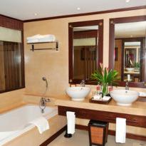 Turn to a Professional Remodeling Contractor and Plumber Team for Full-Service Bathroom Renovation
